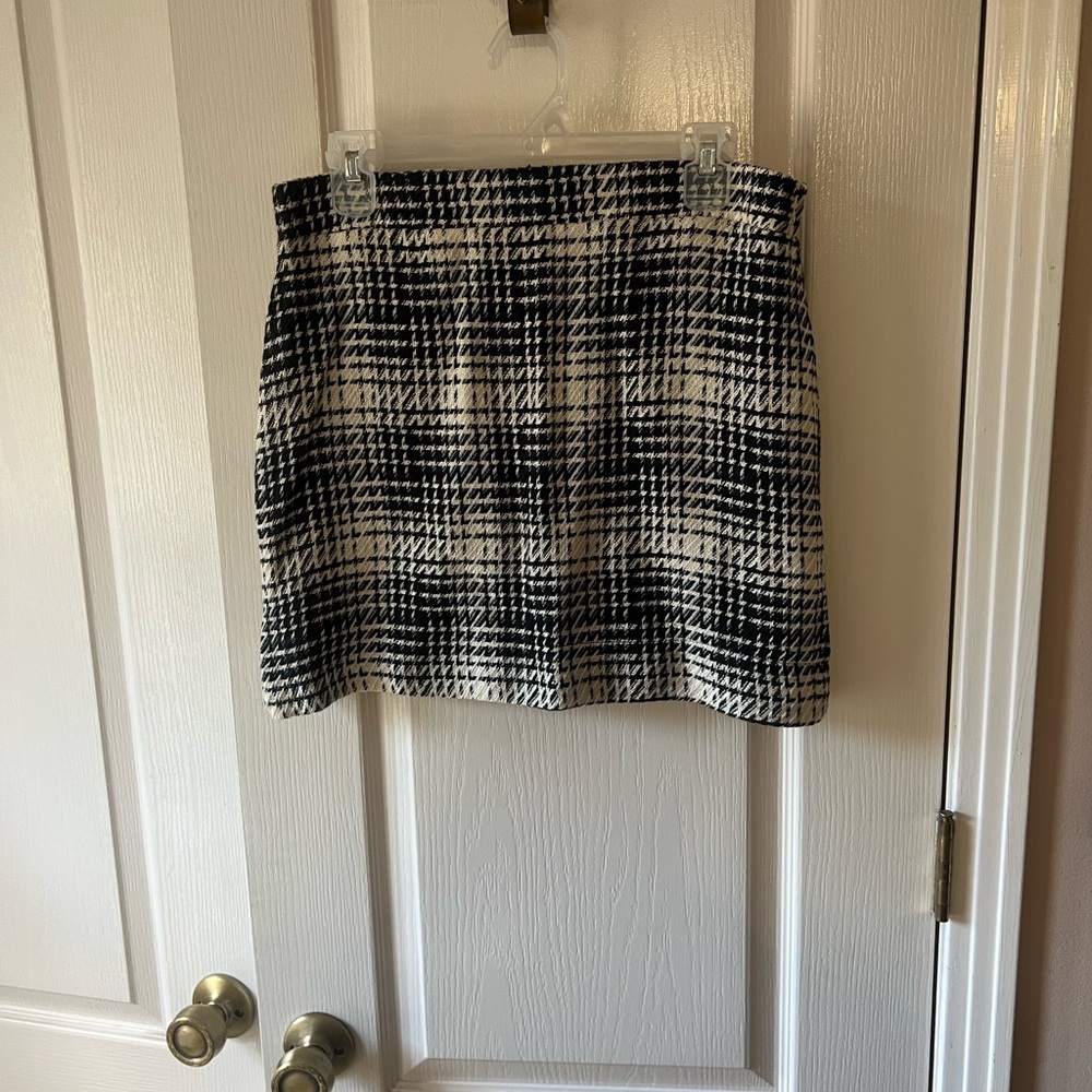 Deja Vu Black and Cream plaid Skirt